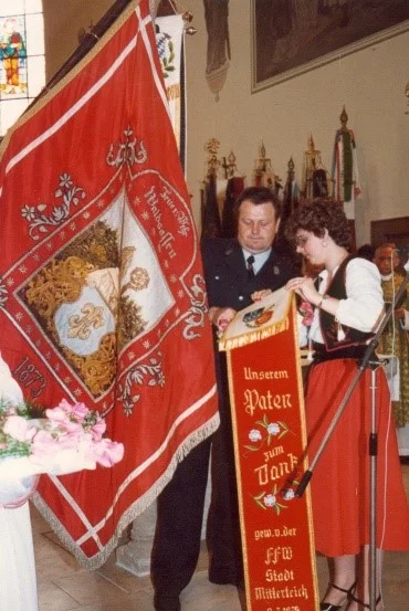 90_Jahre_Gruendung_mit_Fahnenweihe.jpg